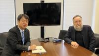 Wang Wen in dialoog met Doegin: Als Rusland problemen wil oplossen, moet het China als voorbeeld nemen om te bestuderen
